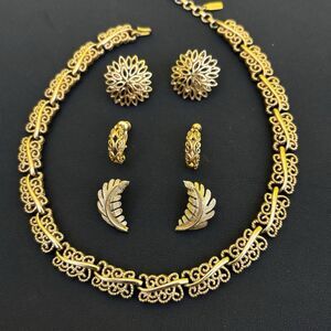 Vintage Monet Napier Jewelry Lot Gold Tone Necklace Clip Earrings Signed